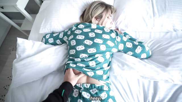 Приехала в отель поспать и была выебана