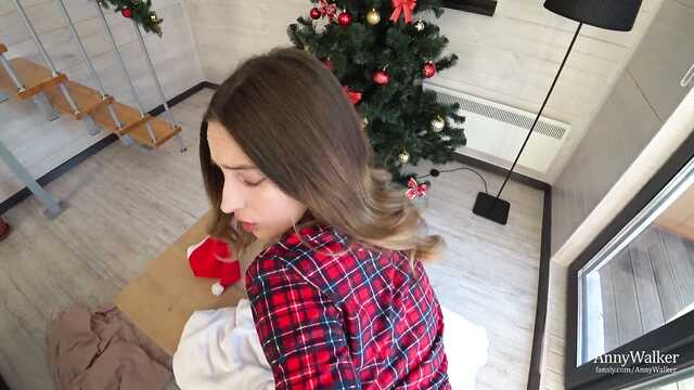 Развел сводную сестру на секс в качестве подарка на НГ