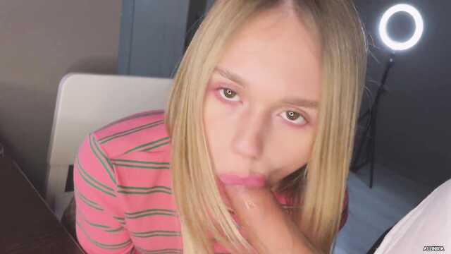 Wsadził gęś w Mandu ssącej Blondynki w majtkach