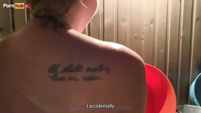 Відпочинок на дачі для мачухи і пасинка скінчився еблею в лазні