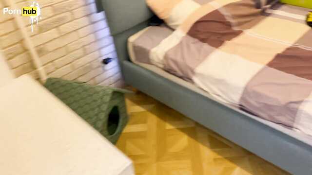 Mamaka got stuck in the couch on purpose so that her stepson would kick