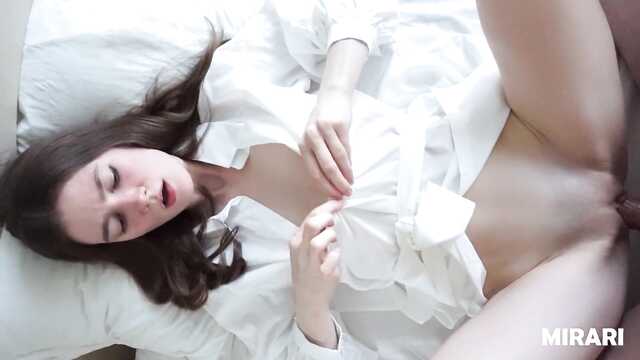 Primero las manos, y luego se folla a su novio