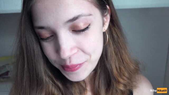 Хотіла пожерти, а отримала хуй в пизду посеред кухні