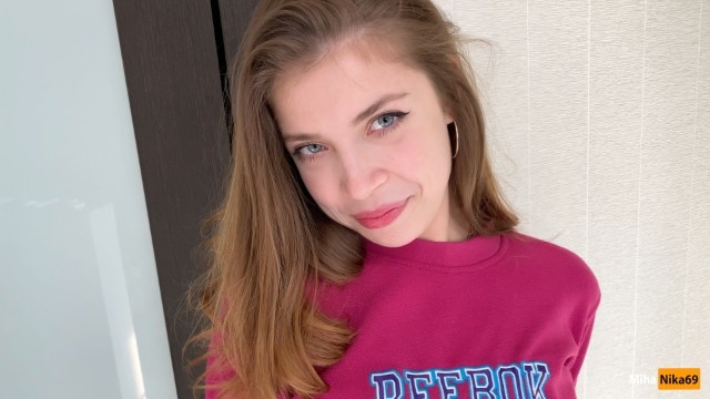 Попросила грубо трахнуть ее в ароматную пизду