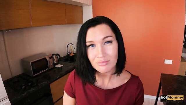 Attaché au lit belle-mère baisée par beau-fils lizun