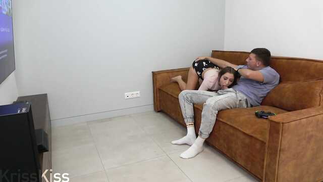 Od Playsteys można odwrócić uwagę tylko seksem