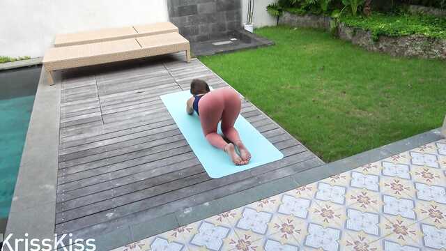 Rozgrzany od jogi Laska rzuciła się na długi kutas