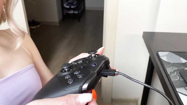Геймеру задроту обломился секс с порно актрисой