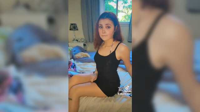 Нарезка тиктоков сексуальной порно модели