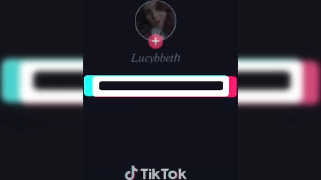 Нарезка тиктоков сексуальной порно модели