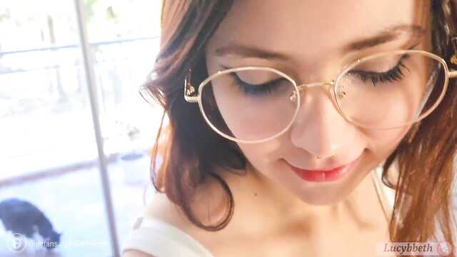 Отсосала мүшесі береді ебать өз киску с бурным камшотом тұлға