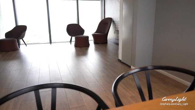 Macocha skacze luksusowym naoliwionym tyłkiem na kutasie pasierba