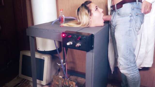 Безумный ученый создал себе сосущую голову