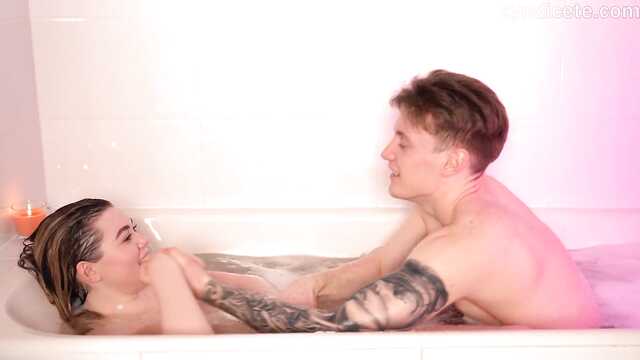 В ванной тоже можно замутить качественное спаривание