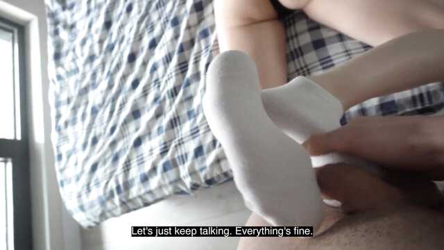 Трахкає з хахалем і говорить по телефону з чоловіком