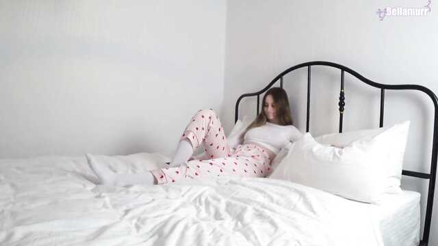 Nie zdążyła się obudzić i jest już gotowa do pieprzenia