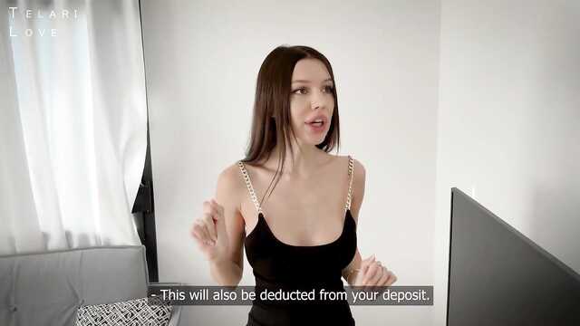 Spektakuläre Küken mit Silikonbrüsten hat Sperma in Ihre Muschi bekommen