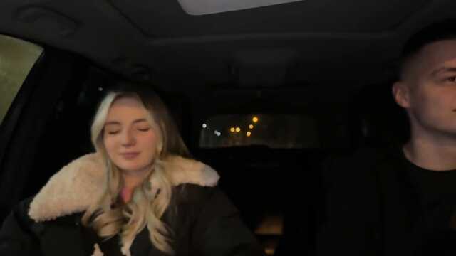 Беляночка платит натурой за поездку в такси