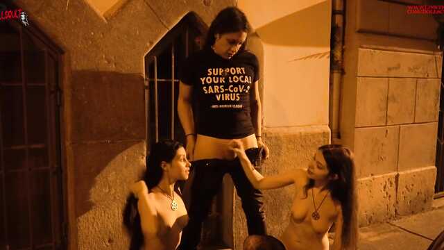 Two women twitched a patch in the middle of the street