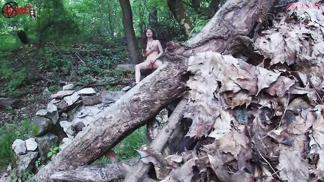 Mágico Witch punheta na floresta profunda