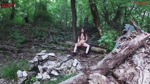 Mágico Witch punheta na floresta profunda