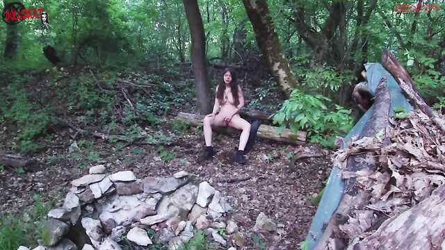 Mágico Witch punheta na floresta profunda