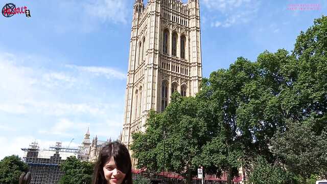Shines a cunt on public places in London