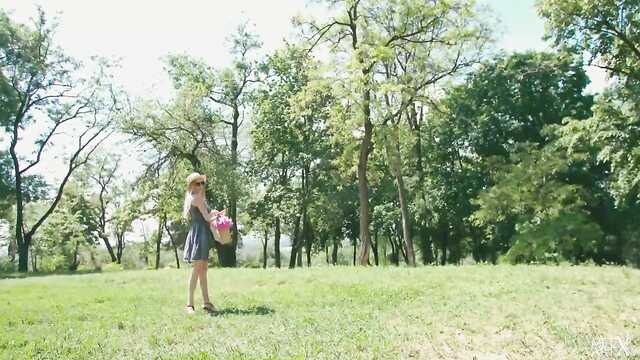 Нежная Мастурбация: Белокурая Телка.