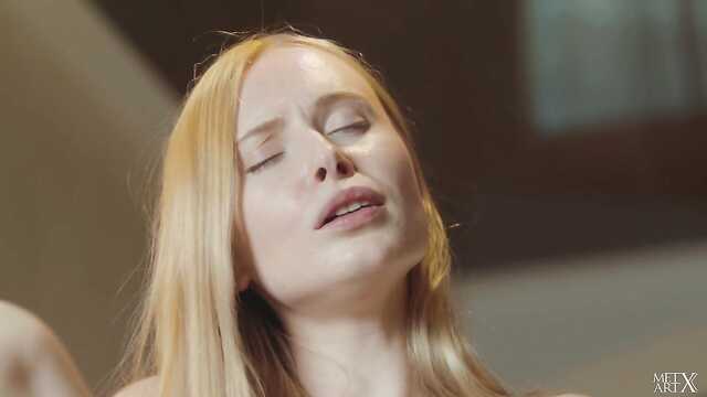 Нежная Мастурбация: Белокурая Телка.