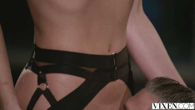 Молодая любовница: страстное проникновение.