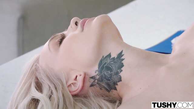 Анальный секс үшін белокурую красотки