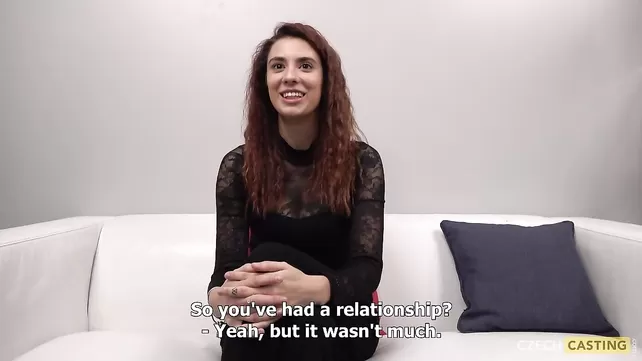 Кастингте брюнетка шаян тәрізділер береді серіктес пизду