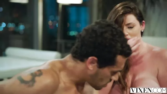 Итальяндық лохматит киску грудастой емізік