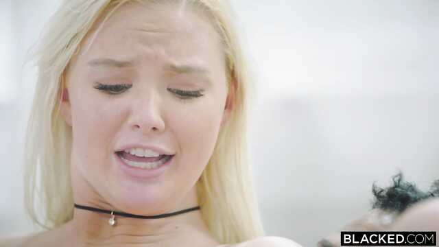 Zawsze obchodzi tylko piękne blondynki