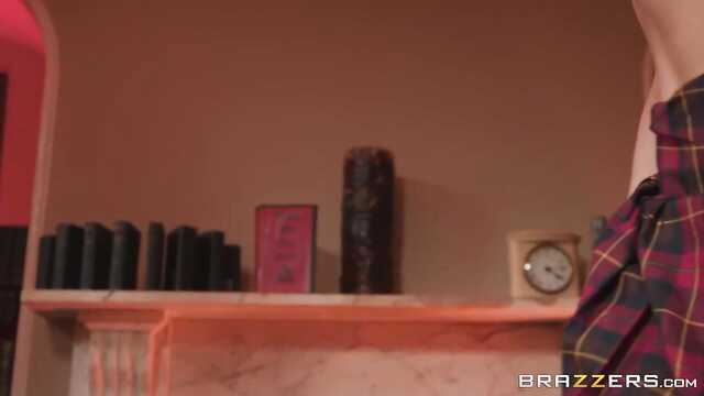 Девка Берёт Риск: Неожиданное Влюбление В чужом Доме