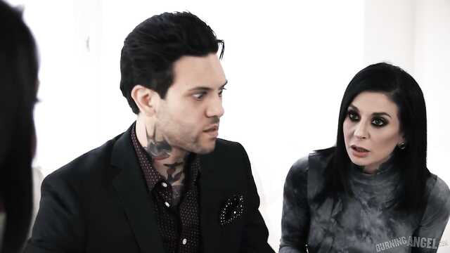 Enganei-me no endereço e encontrei um par de pervertidos.