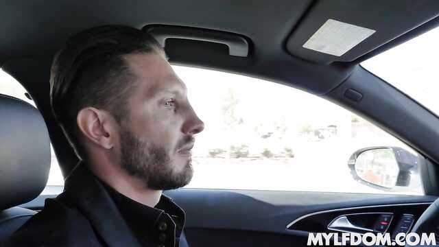 Przyłapał żonę z kochanką i przeleciał obu