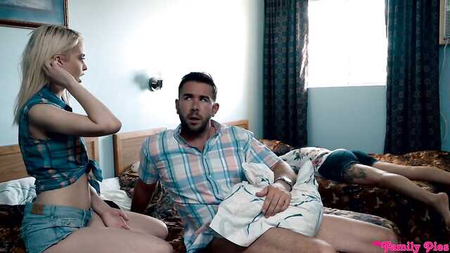 Klapsy w nocniku dziewczynę swojej córki