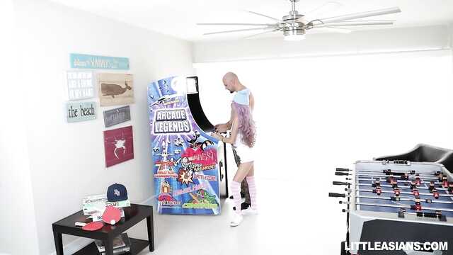 Jogo asiático na mesa dá careca