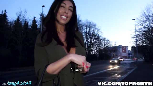 Pokazał Wielki kutas i przeleciałem na ulicy brunetkę