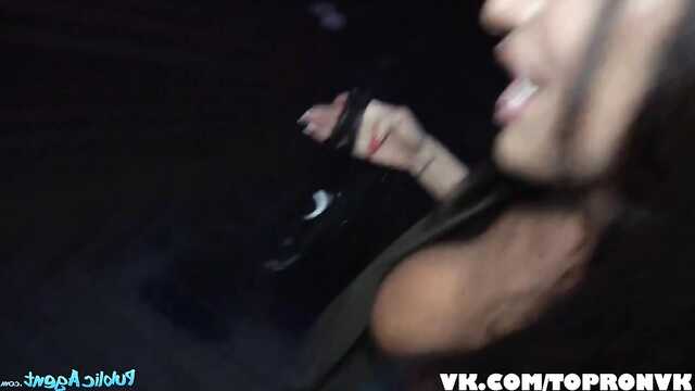 Pokazał Wielki kutas i przeleciałem na ulicy brunetkę