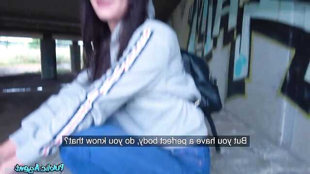 Іноземка дала під мостом незнайомому хлопцеві