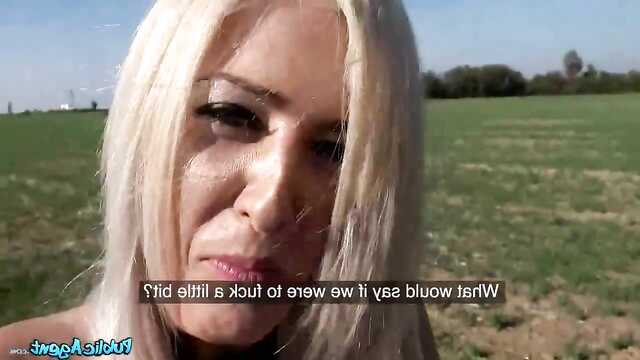 Sprytnie rozkręcił blondynkę na uliczny Seks