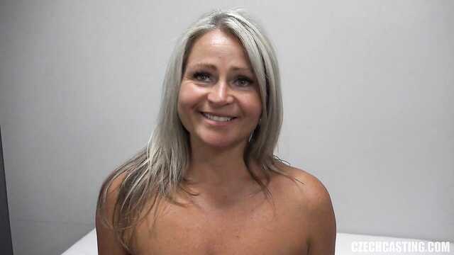 A chick of Balzac age fucks at a casting