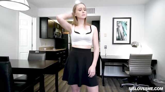 Chłopak spalił dziewczynę i przeleciał blondynkę na kamery