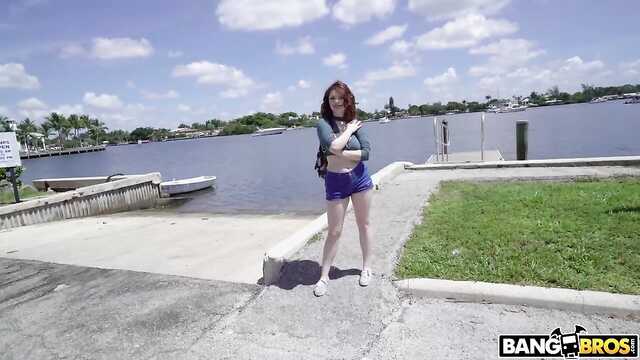 Chłopcy za pieniądze qrwa busty w samochodzie