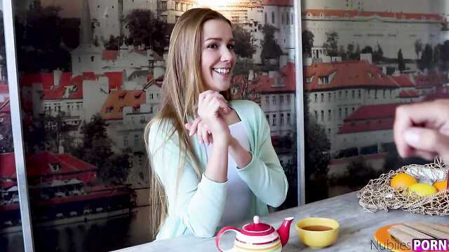 Ас үйдегі бала қатерлі ісікке шалдыққан және қызыл түсті