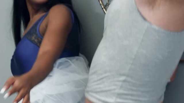 Белый тренер: Судьба чернокожей балерины