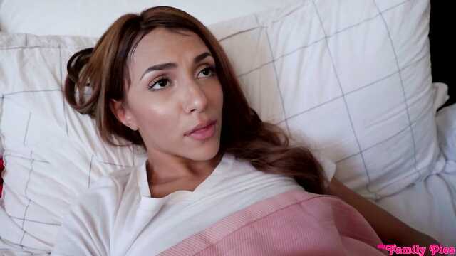 Studentin streichelte den Schwanz des Lehrers mit der vagina