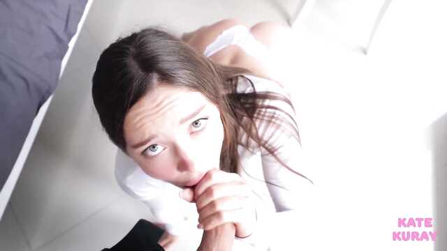 Возбудился при виде голожопой кузины и выебал ее